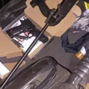 Arrestaron a dos jóvenes en Alto Comedero: tenían armas y una escopeta en el baúl de un auto