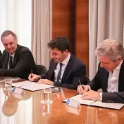 El Gobierno anunció que quitará las retenciones al petróleo: el primer convenio se firmó con Chubut