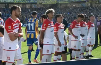 estudiantes central espaldas