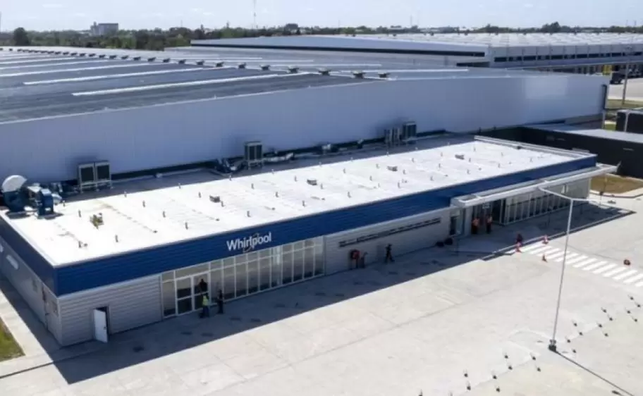 Whirlpool cerro su planta de Pilar y despidió a sus 220 trabajadores