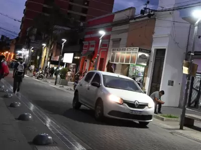 iluminaci�n en la ciudad - calle Belgrano - San Salvador de Jujuy