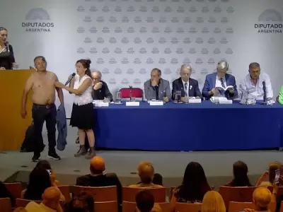 hombre im�n en el Congreso