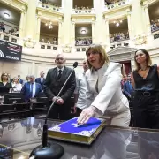 Sesión especial en el Senado: juraron los nuevos legisladores que asumirán el 10 diciembre