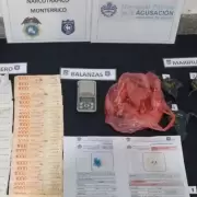 Desbarataron un punto de venta de drogas en Monterrico: arrestaron a un hombre