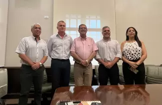 Ledesma donaci�n de bolsas de cemento