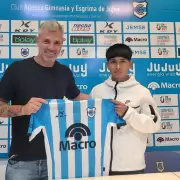 El juvenil "Chori" Zambrano firmó su primer contrato profesional en Gimnasia
