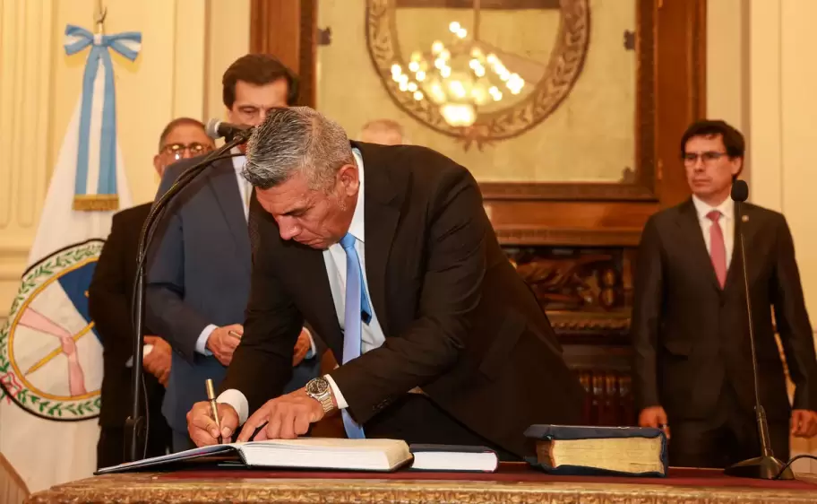 El gobernador tomo juramento a Diego Eduardo Chacón