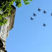 Los aviones de combate F-16 hicieron un vuelo rasante por CABA y Milei encabezó el acto de inauguración