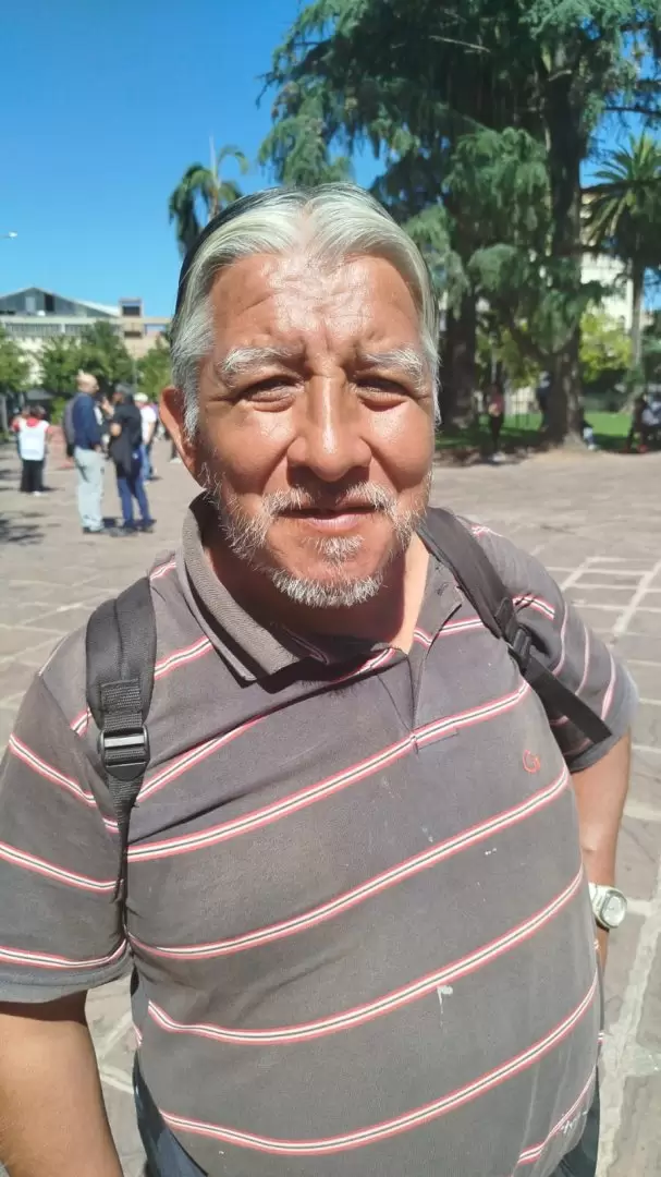 Federico solicita ayuda