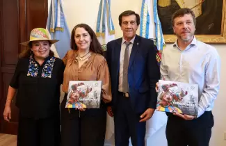 Sadir con Narda Lepes