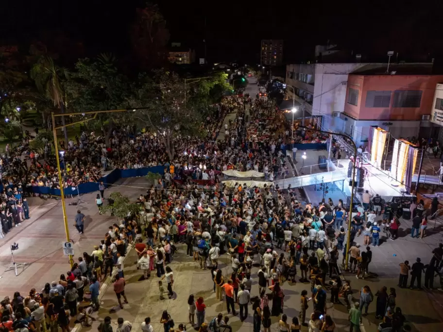 Pasarela Cena Blanca de San Pedro