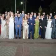 Más de mil estudiantes vivieron una noche inolvidable con la Cena Blanca en San Pedro