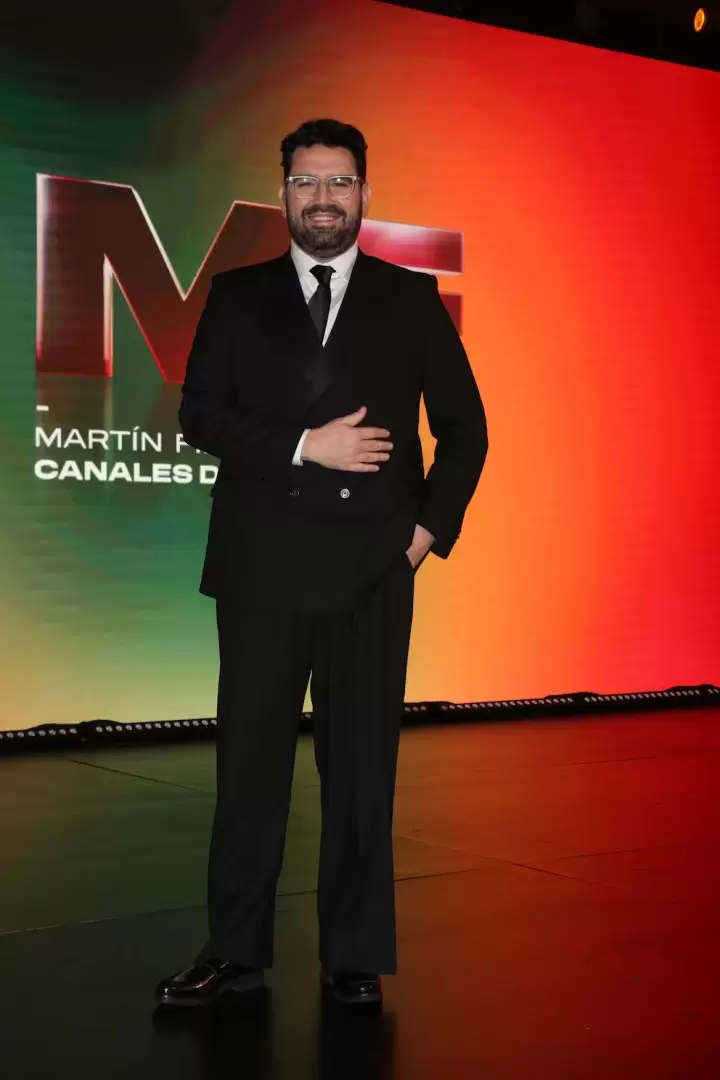 Dami+an Betular no sólo fue uno de los conductores de la ceremonia, sino que se alzó con uno de los premios (Prensa Martín Fierro)