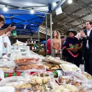 El gobernador Sadir saludó a emprendedores, artesanos y productores de la Feria Campesina "Pucará"
