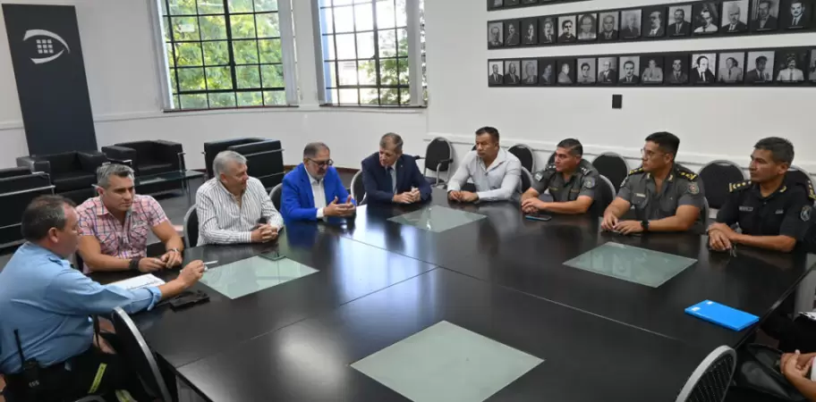 La Municipalidad refuerza la campaña “Sin casco no ingresas” con el acompañamiento del Ministerio de Seguridad