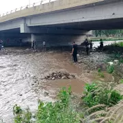 Rescataron a personas atrapadas por la crecida de r�os en B�rcena y en la capital juje�a