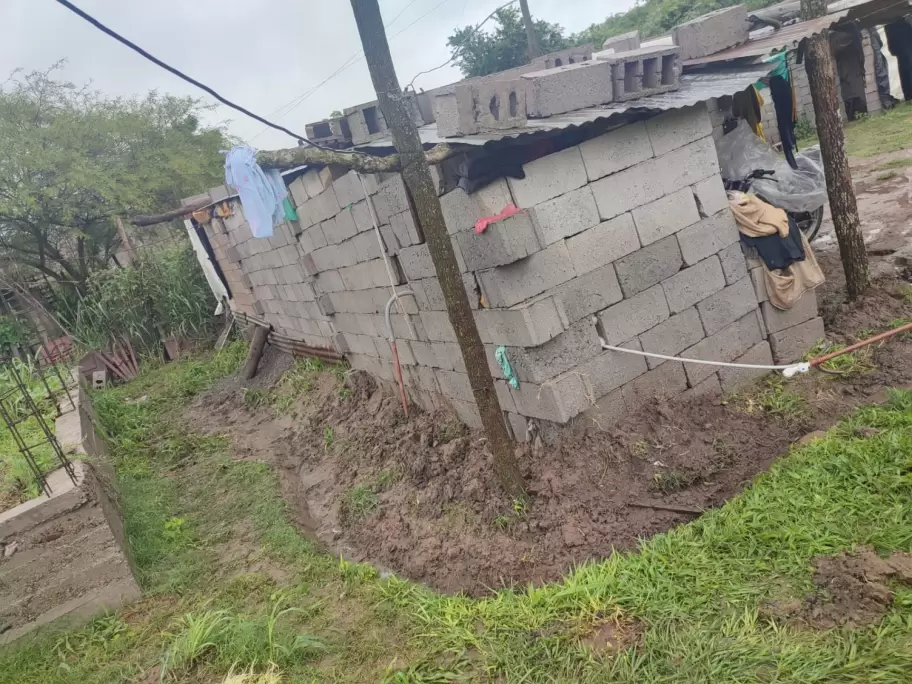 Asentamiento en Alto Comedero afectado por las lluvias