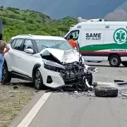 Fuerte choque en la Cuesta de Bárcena: cortaron el paso en ambos sentidos