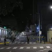 El gobierno chavista dijo que las detonaciones fueron disparos disuasivos por "drones que volaron sin permiso"