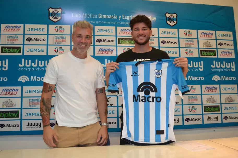 Villarreal firmo su contrato