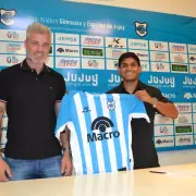 El lobo se sigue reforzando: firmaron Cachi, Gallardo y Paradela
