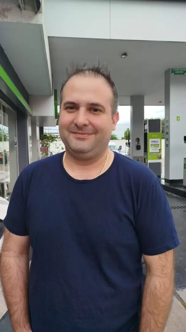 Hugo Mois�s pte de la camara de expendedores de combustibles
