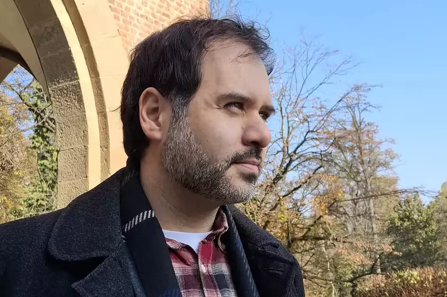 Alejandro Benítez-Llambay, astrofísico argentino, participó del estudio que permitió identificar por primera vez este tipo de estructura cósmica