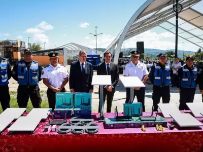 Modernizaci�n tecnol�gica en la Polic�a de Jujuy: Sadir entreg� antenas satelitales Starlink