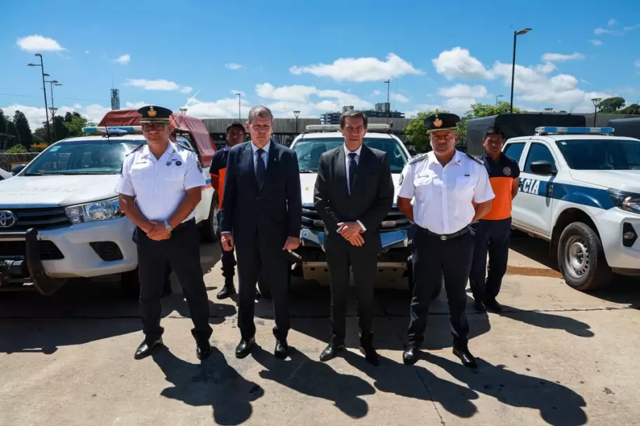 Modernización tecnológica en la Policía de Jujuy: Sadir entregó antenas satelitales Starlink