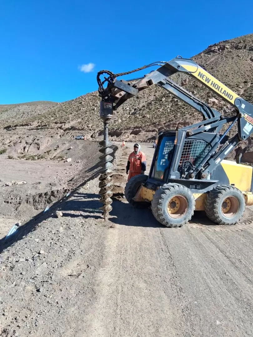 Se efectúan trabajos de perfilado de calzada enripiada en la Ruta Nacional 40, en el tramo Huáncar (km 4749) hasta el empalme con la RN 52 (km 4769)