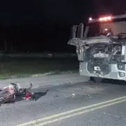 Choque frontal entre un camión y una moto dejó como saldo un fallecido y un herido en estado crítico