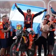 Luciano Benavides logr� una haza�a en la �ltima etapa y gan� el Rally Dakar en motos