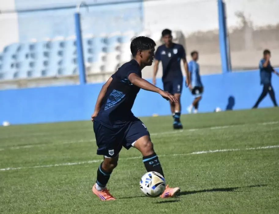 Gimnasia acumuló minutos de fútbol y rodaje colectivo ante Racing de Córdoba