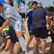 El video del salvaje ataque a una joven árbitra en un partido de fútbol amateur: no quiere volver a dirigir