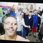 Estafaron a una familia con un alquiler y se burlaron con una foto desde la c�rcel