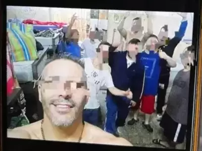 selfie de presos estafadores