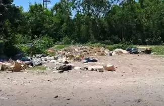 basural en barrio Docente en Libertador