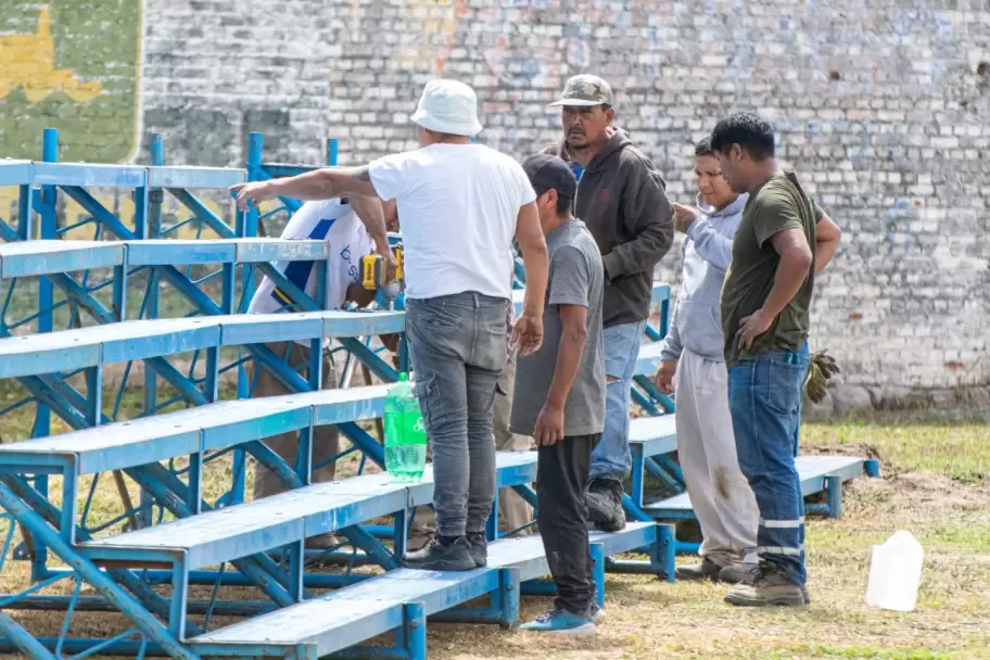 Tribuna tubular en el estadio Plinio Zabala