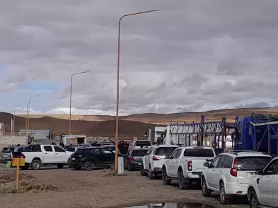 Veh�culos en el Paso de Jama