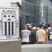 Hinchas de Alianza Lima increparon a sus jugadores por una denuncia de supuesto abuso