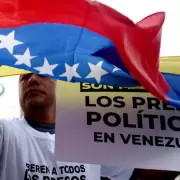 El chavismo liberó a 80 presos políticos de Venezuela y crece la expectativa por los argentinos detenidos