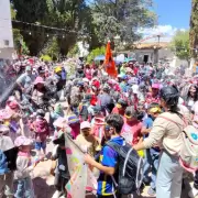 As� vivieron el "Jueves de Ahijados" los m�s peque�os en Humahuaca