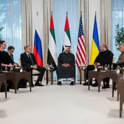 Ucrania, Rusia y EE.UU. se ven las caras en Abu Dabi para negociar la paz