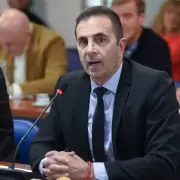 El secretario de Trabajo defendió la reforma laboral: "Los jóvenes ya no quieren irse 35 días de vacaciones"