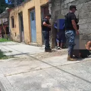 "Te tiro algo pero soltame": llevaban 5 kilos de droga e intentaron sobornar a la Policía
