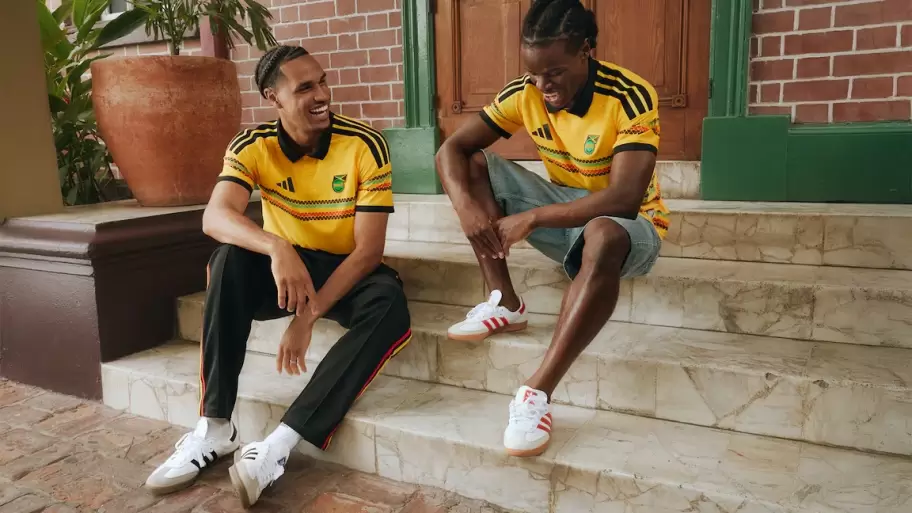 La elegancia de la camiseta titular de Jamaica