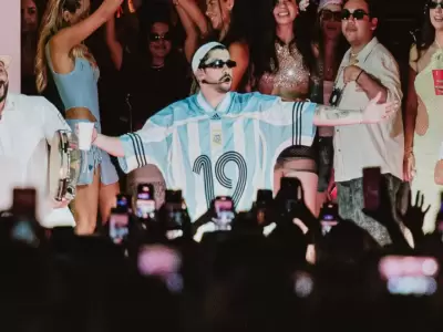 As� fue la primera noche de Bad Bunny en Argentina: emoci�n, gui�o a Messi y pol�mica en "la casita"