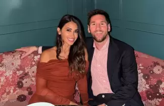 "No pegaste una": Antonela Roccuzzo defendi� a Messi de una influencer que lo acusaba de hacerse m�ltiples cirug�as