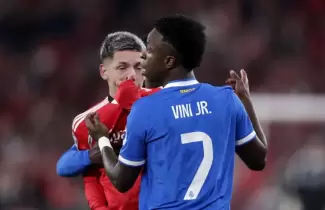 Vinicius Jr. y Prestianni, protagonistas del duelo extrafutbol�stico en Benfica vs Real Madrid