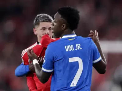 Vinicius Jr. y Prestianni, protagonistas del duelo extrafutbol�stico en Benfica vs Real Madrid